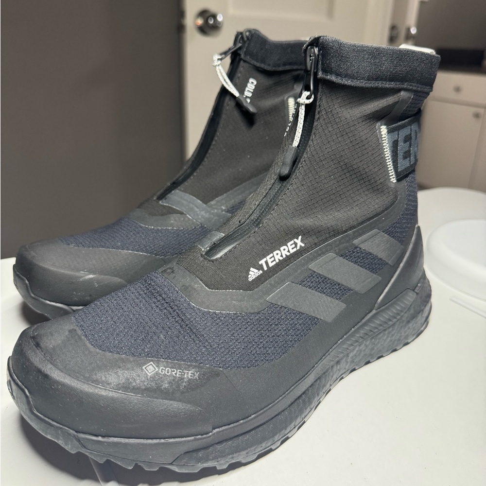 Adidas Women's Terrex Cold.RDY Hiking boots size 9.5